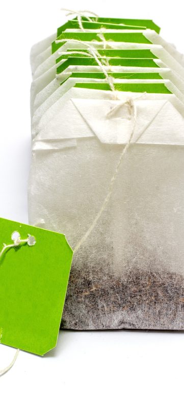 嫩草 App 标签管理界面截图：多层嵌套的标签树在深色背景上展开，每个标签右侧显示条目计数，霓虹绿标记当前选中项